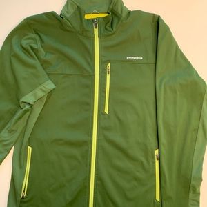 Green Unisex Patagonia Jacket w/ zippered pockets